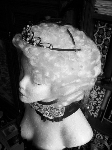 kolia gotycka tiara manekin goth